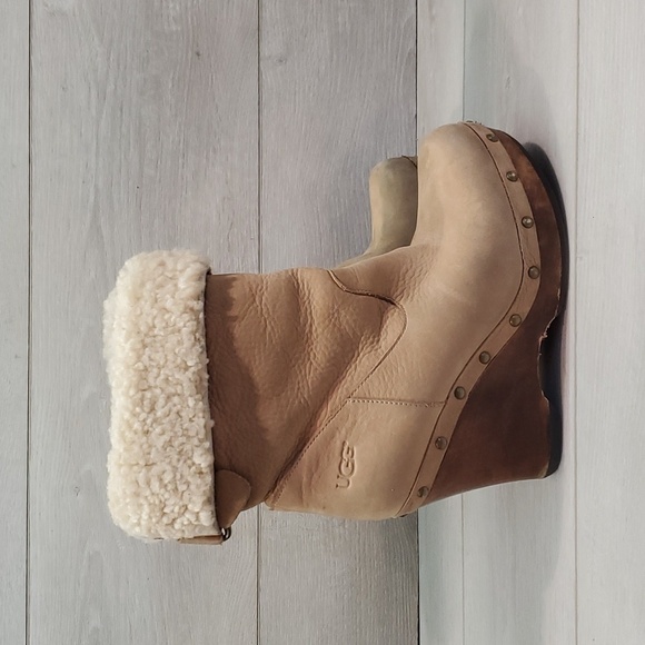 Ugg Australia Women Sheepskin Ankle Wood Wedge Boots shoes sz 7 - Picture 2 of 13